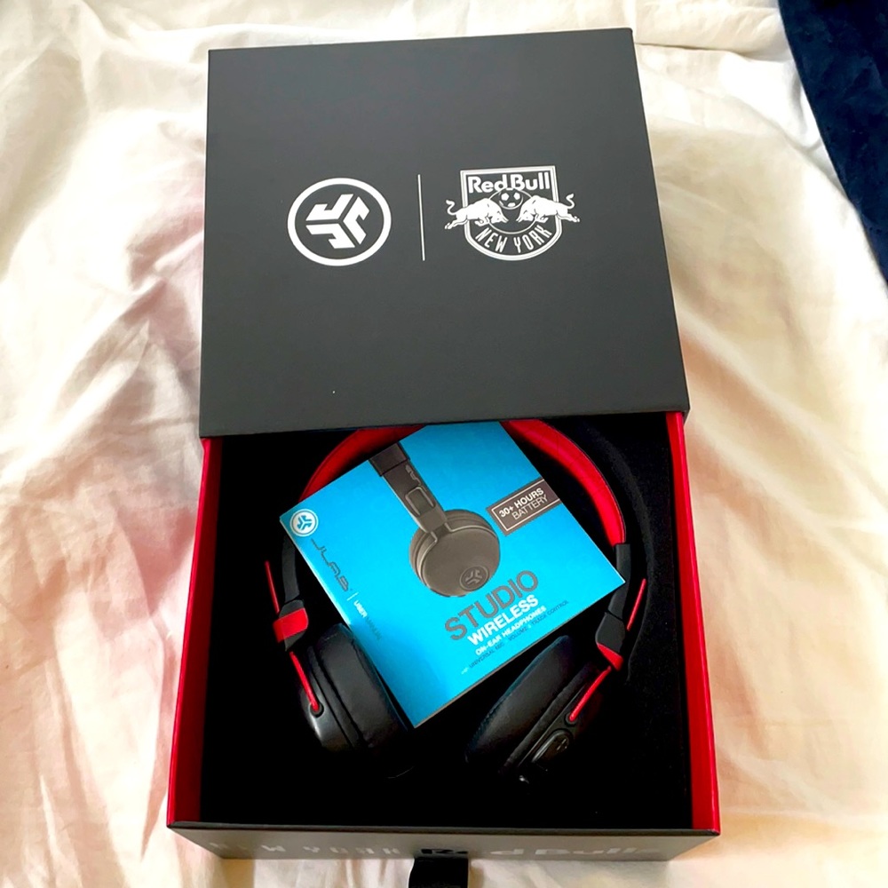 Wireless headphones